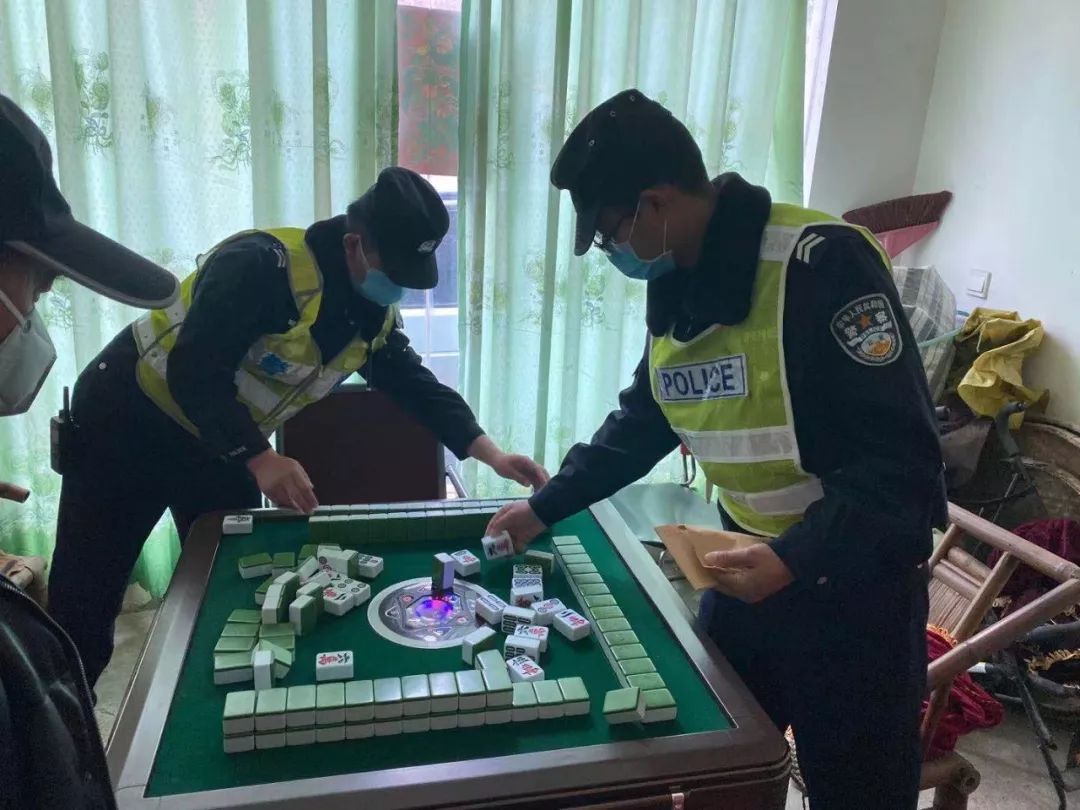 一分钟教你“筑志扎鸟麻将下载辅助修改开挂器”详细教程辅助工具
