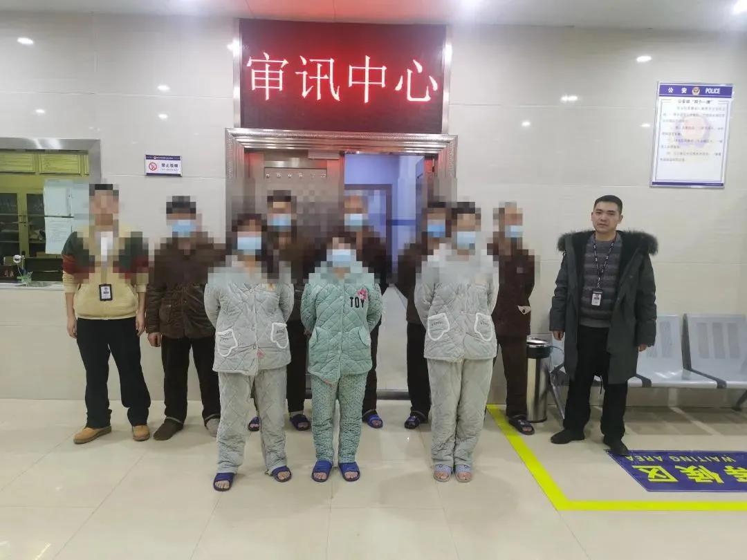 黑料！贵阳捉鸡麻将高手打牌思路技巧(怎么让牌变好)